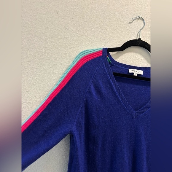 Marina V Paris Sweater with colored accents on sleeve - Picture 2 of 8